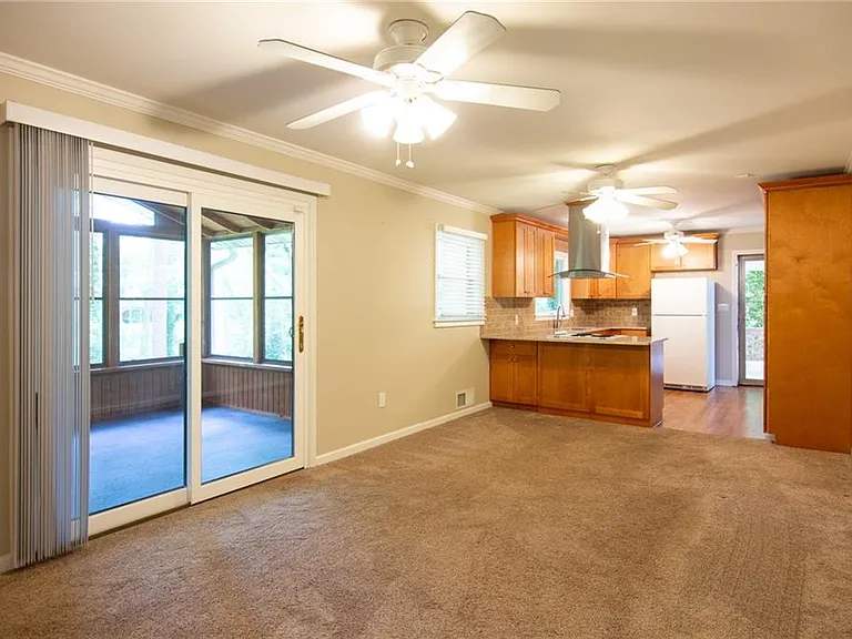 2852 Talisman Ct NE — Photo 10