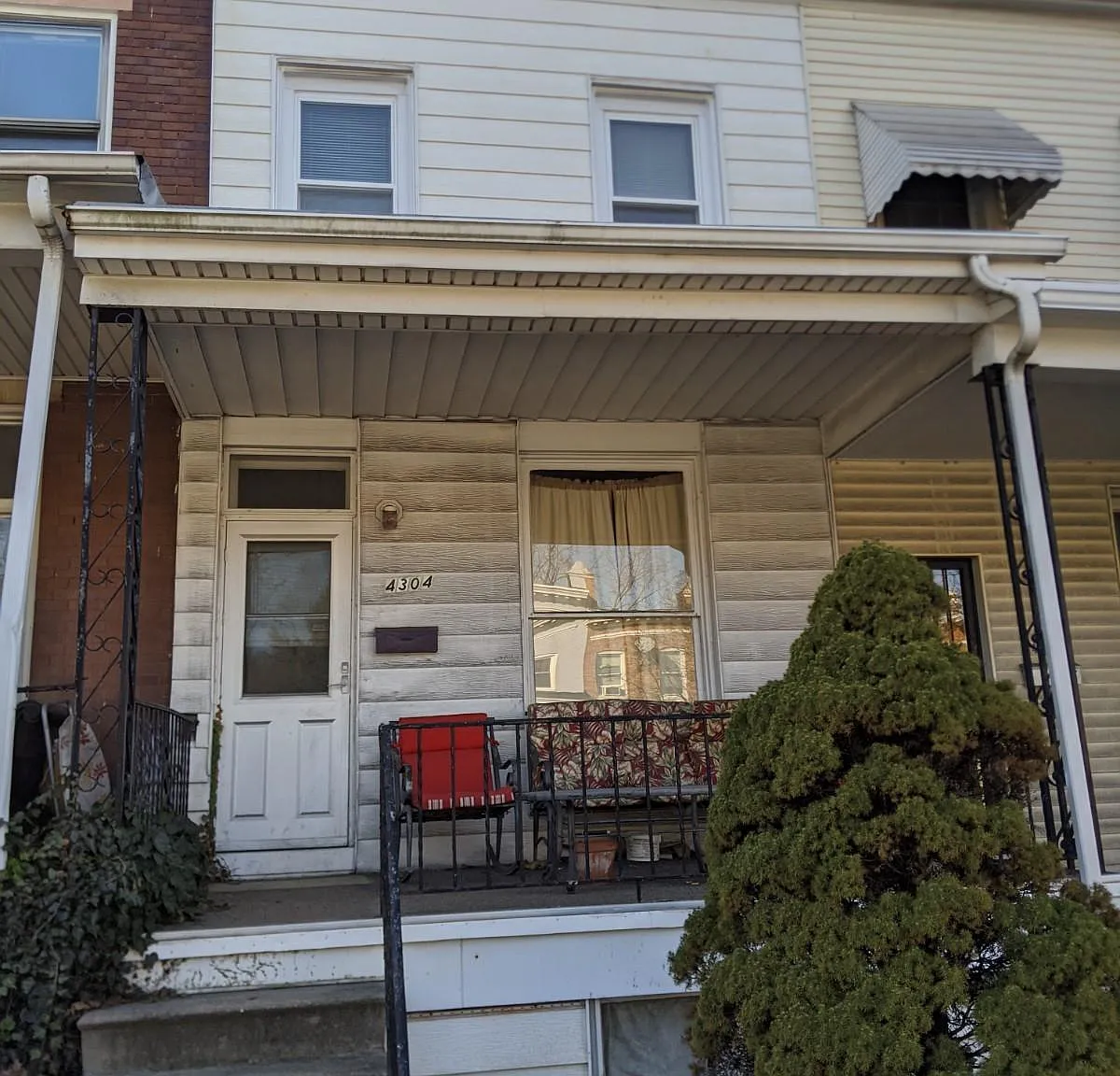 4304 Falls Rd — Photo 1