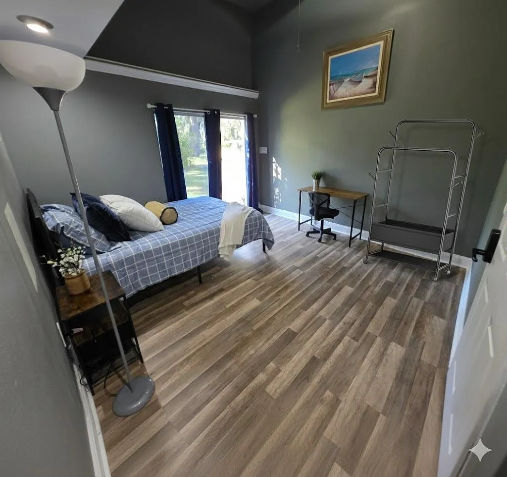 4 bed, 2.5 bath, 2912 sqft, $754 — Photo 3