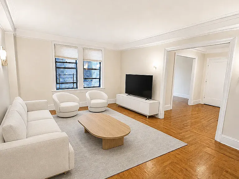 425 Riverside Dr #8F — Photo 1