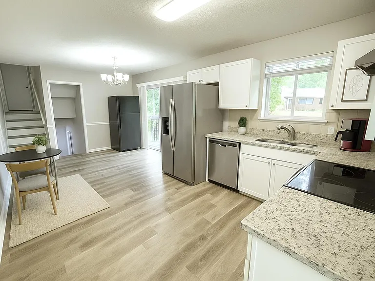 Leafwood Ct — Photo 2