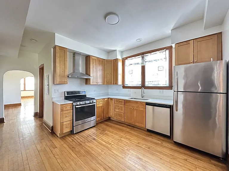 5433 S Millard Ave #3 — Photo 2