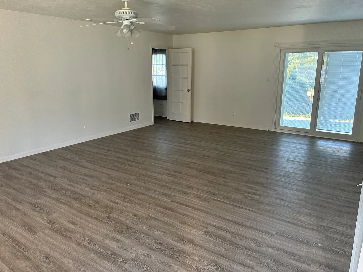 3 bed, 1368 sqft, $1,850 — Photo 2