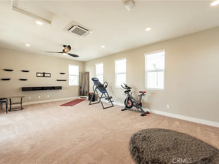 107 Pitch — Photo 18