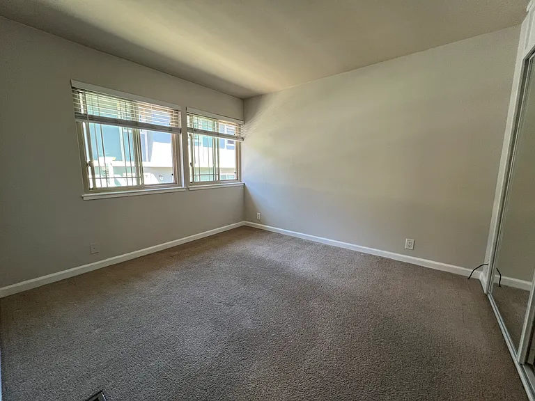 Farm Hill Manor — Photo 14