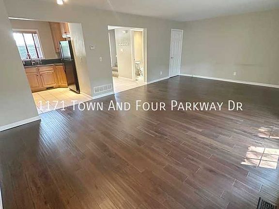 3rd image of 1171 Town And Four Parkway Dr
