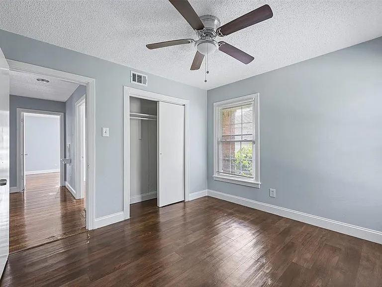 325 Paddy St — Photo 12