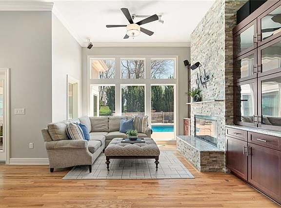4th image of 14103 Pembroke Ln