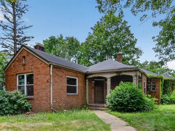 1053 N Elmer St, South Bend, IN 46628
