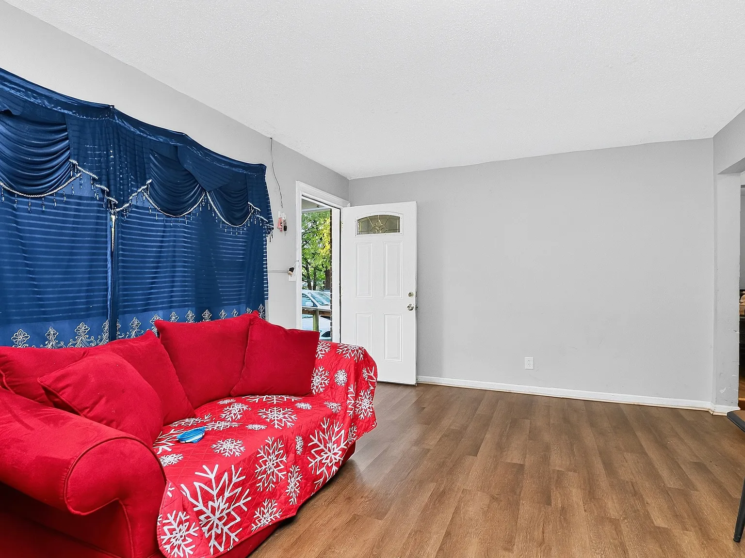 3 bed, 1307 sqft, $1,600 — Photo 2