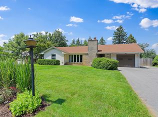 205 Wildwood Ln, Joliet, IL 60433