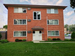 287 8th St #3A, Wheeling, IL 60090