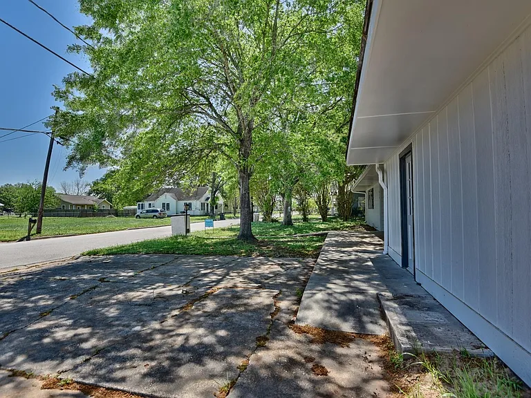 415 Silliman St — Photo 38