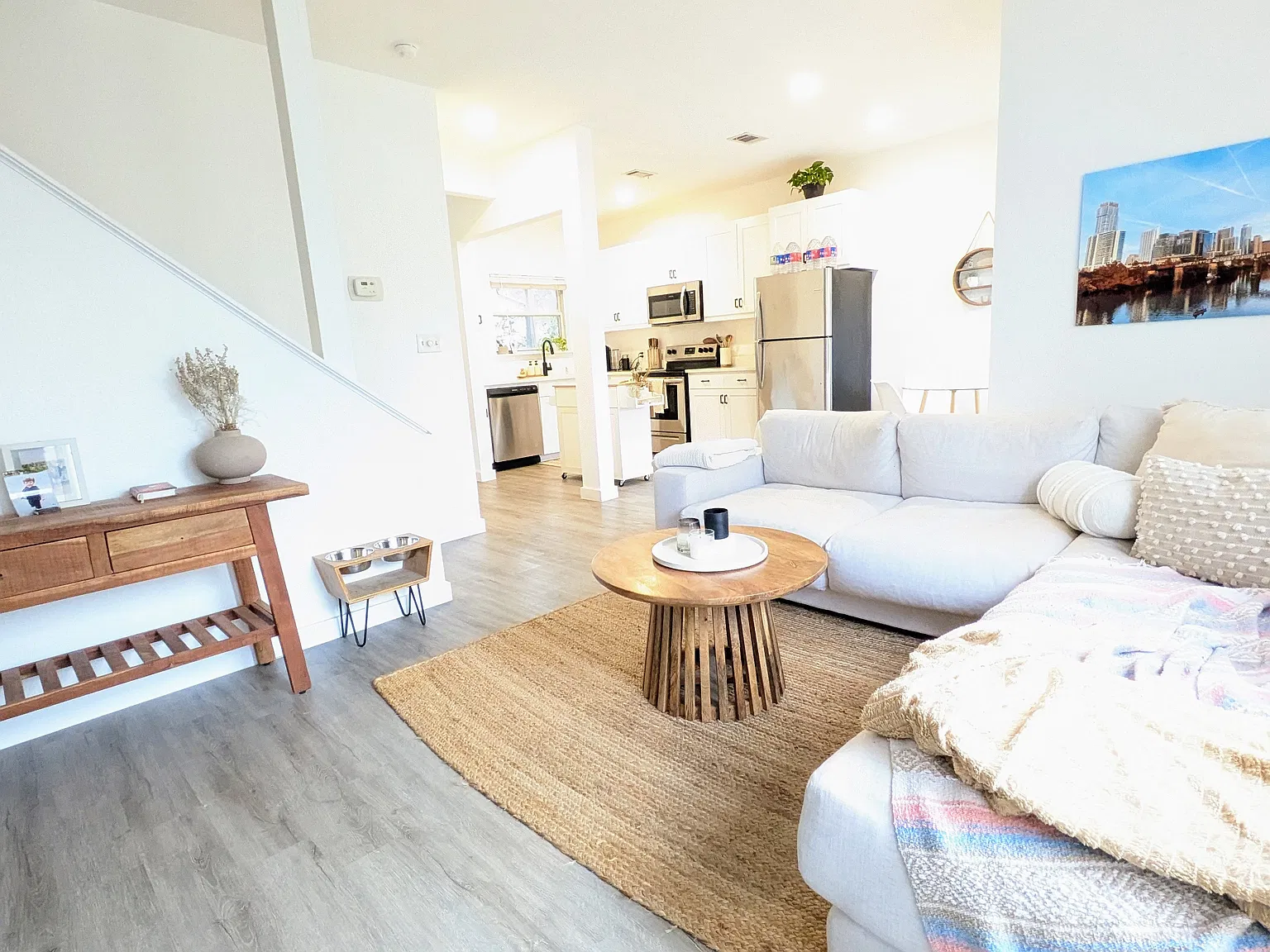2 bed, 1.5 bath, 1400 sqft, $2,400 — Photo 3