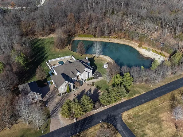 1389 Lakeway Dr, Defiance, MO 63341