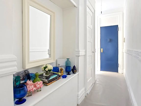 3rd image of 454 15th St APT 1R