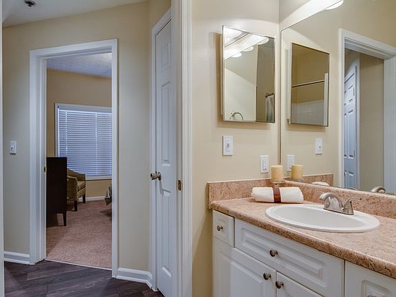 Lease Guarantor Co-Signing Service www.forrentnocreditcheck.