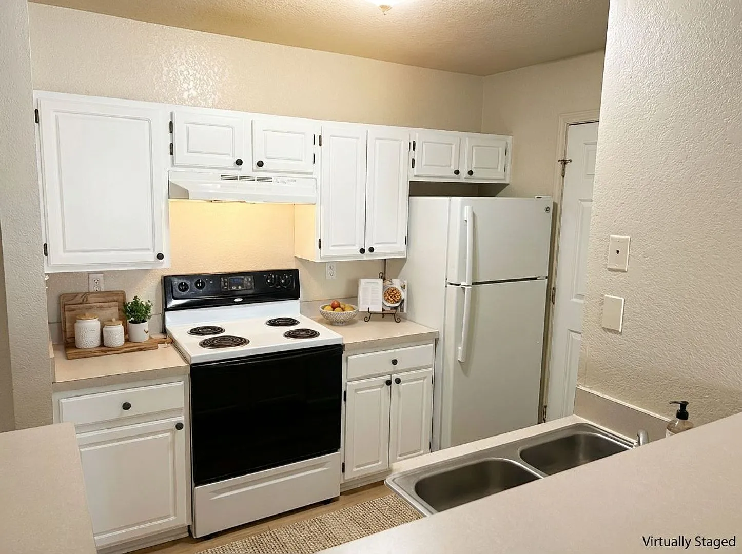 CLEAR CREEK APARTMENTS — Photo 3