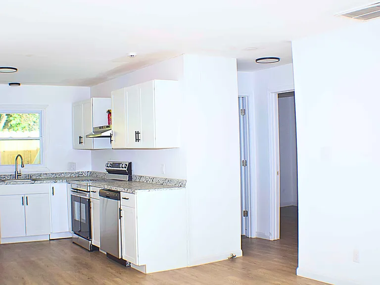 205 Friedheim Rd #205B — Photo 5