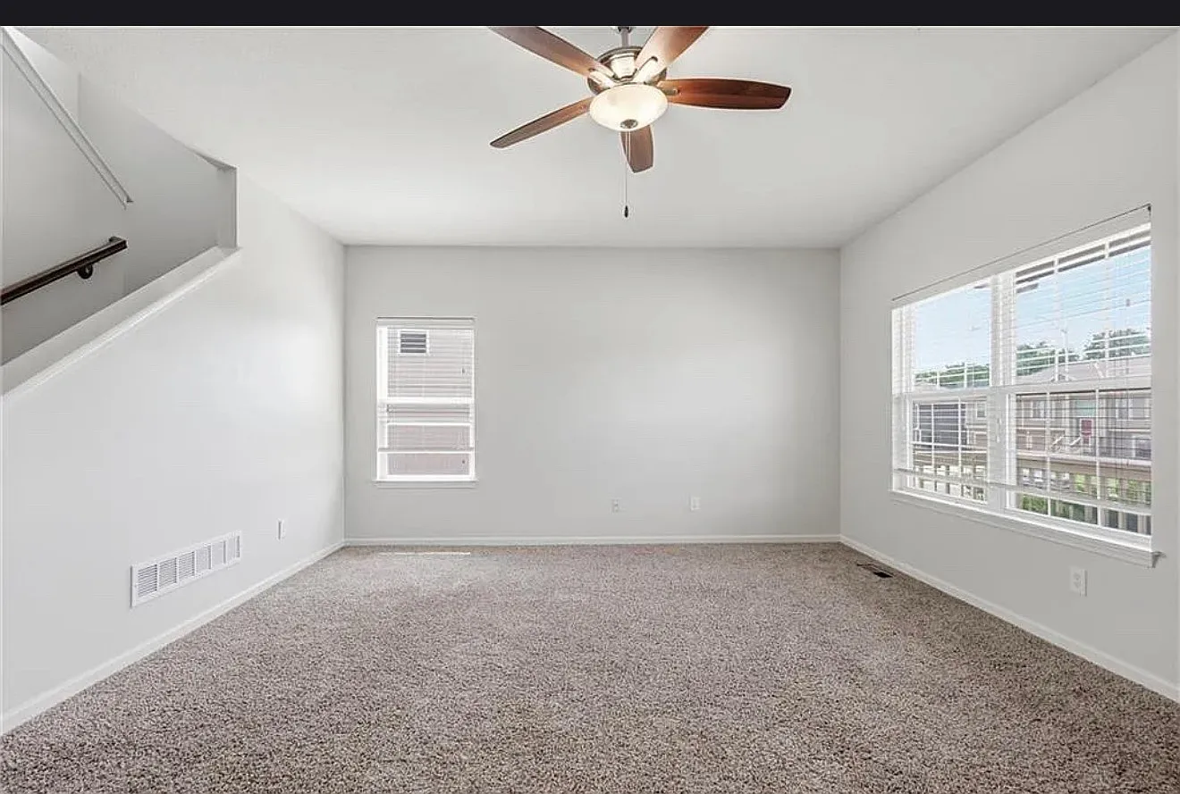 3 bed, 1814 sqft, $2,590 — Photo 4