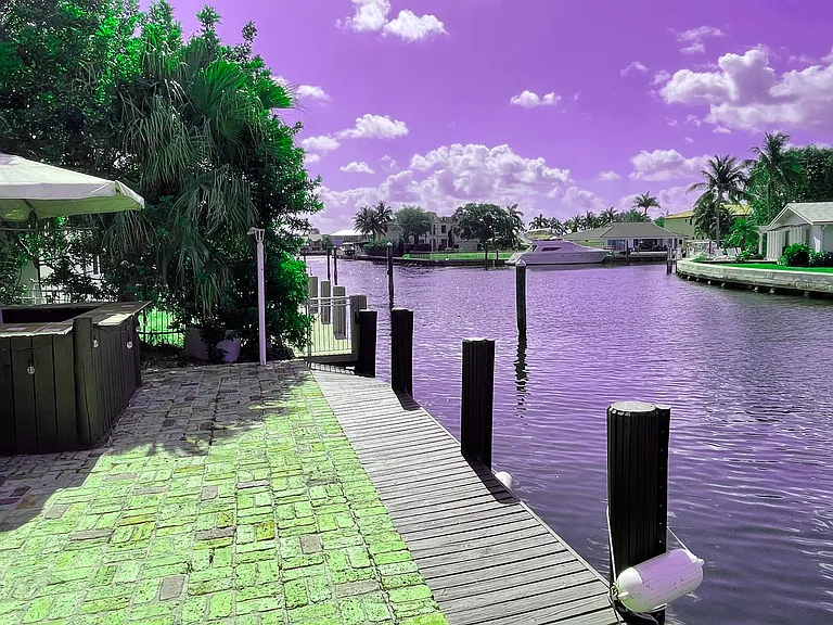 Dock area for high and low sitting boats