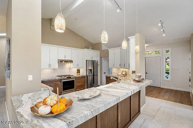 3 bed, 3589 sqft, $9,000 — Photo 3