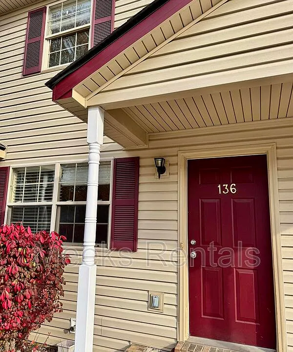 Colonial Townhomes