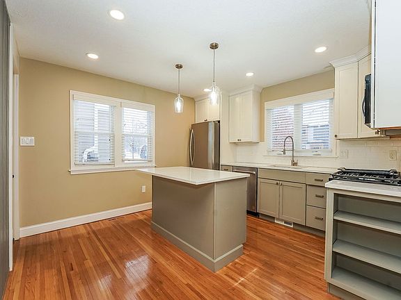 5th image of 5928 York Ave S