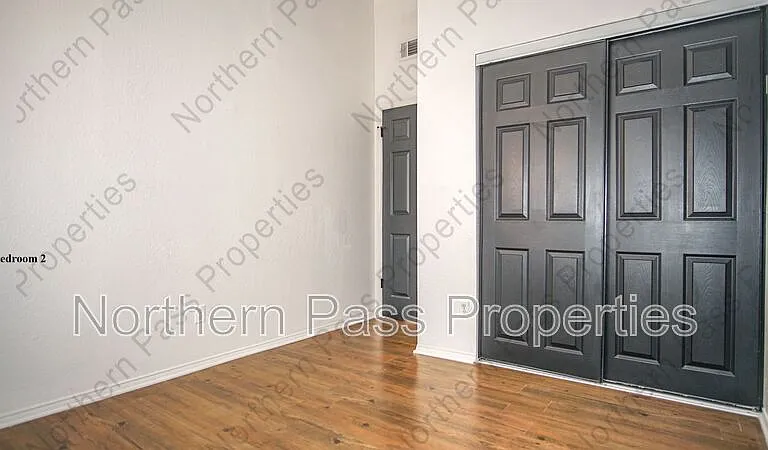 2100 Robert Wynn St — Photo 12