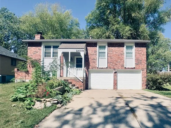2409 NW Salem Ct, Blue Springs, MO 64015