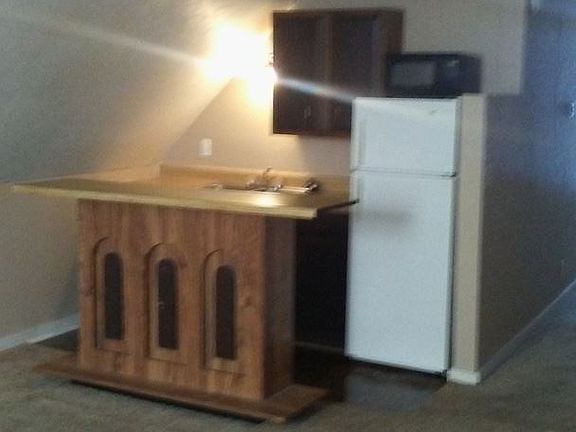 4th image of 524 1/2 University Pl #C