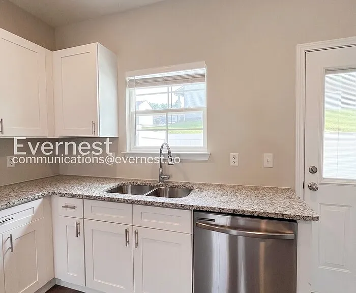 204 Tara Ct — Photo 6