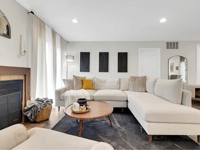 379 Sandhurst Cir — Photo 3