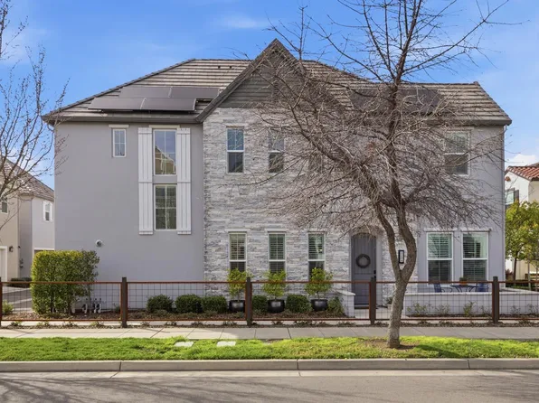 3304 Crocker Dr, Sacramento, CA 95818