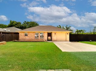 500 N Sewell Dr, Decatur, TX 76234