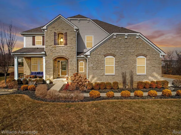 1950 Trowbridge Ln, Commerce Township, MI 48382