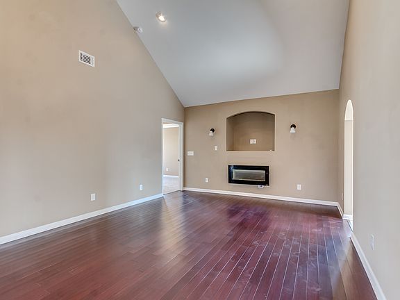 5th image of 11112 Patton Cir