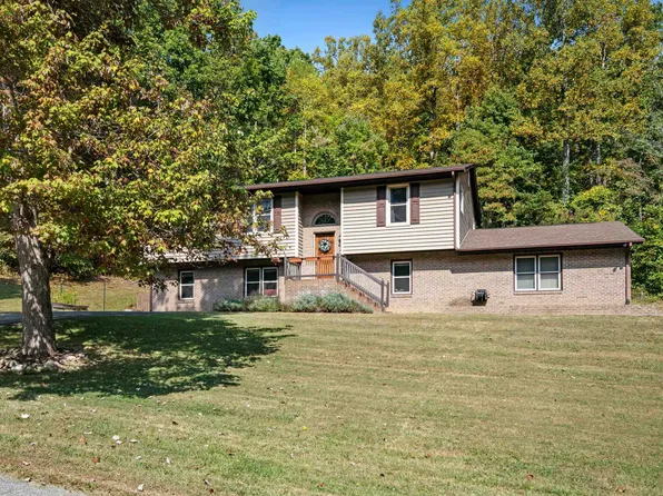 1720 Blake Dr, Christiansburg, VA 24073