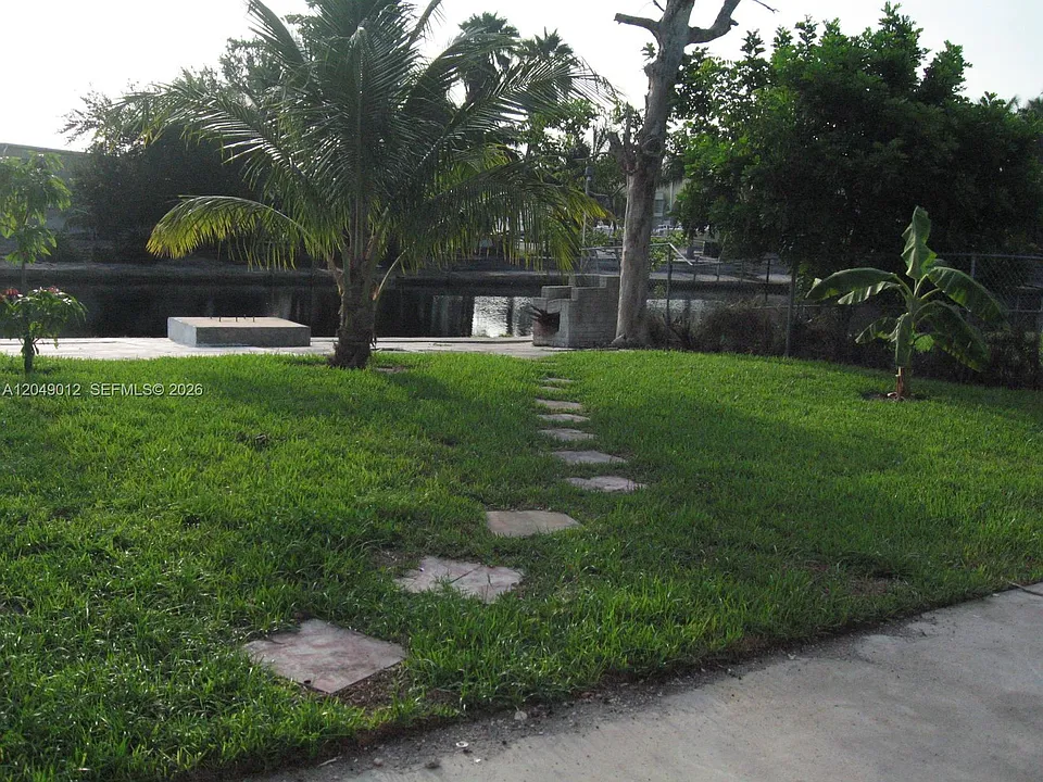 136 NW 14th Way