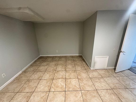 5th image of 305 W 18th St #Basement