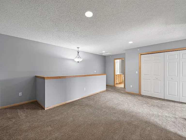 12210 Urbank St NE #B — Photo 24