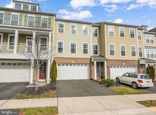 10292 Greenspire Dr, Oakton, VA 22124