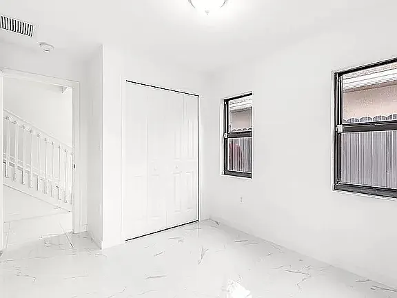 3 bed, 1200 sqft, $2,899 — Photo 3