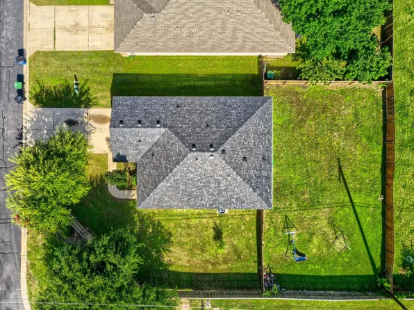 101 Adamae Ln, Hutto, TX 78634