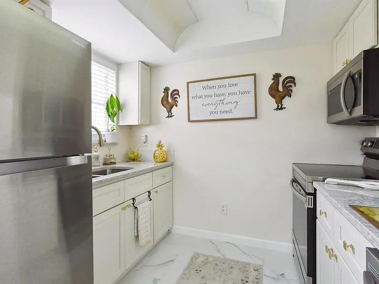 368 Waterside Dr — Photo 8