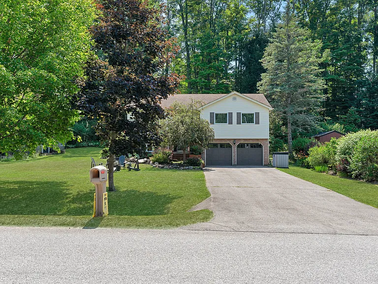 15 Sugarbush Rd — Photo 1