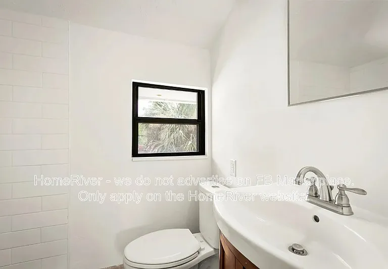1514 McDuff Ave S #1 — Photo 5