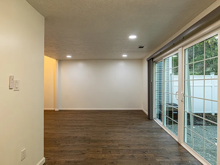 111 Commons Dr — Photo 15