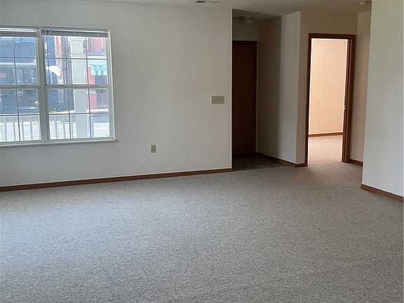 5th image of 419 N 5th St