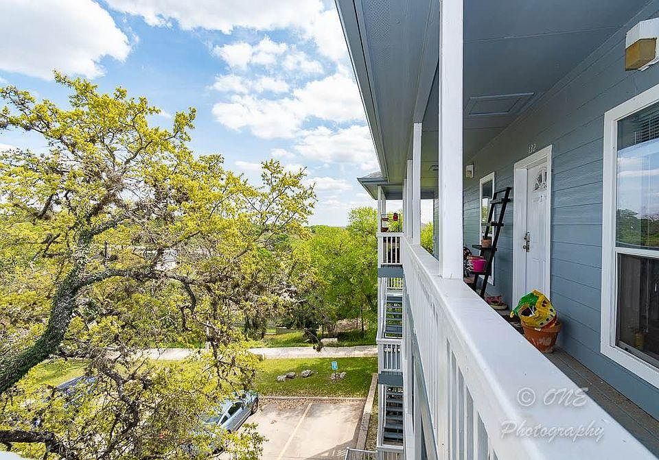 1st image of 1111 N Lbj Dr APT 123